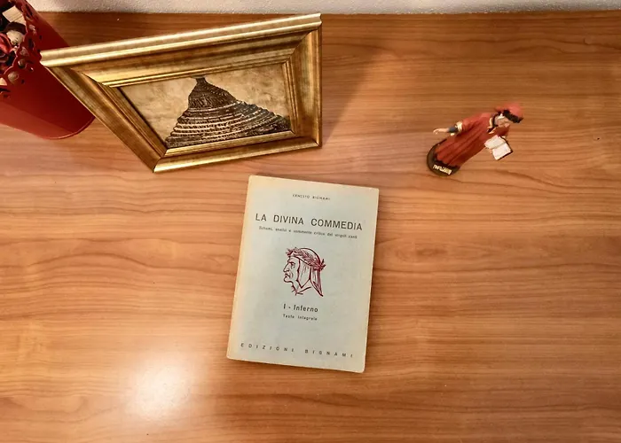 Divine Dante\'S Apartment
