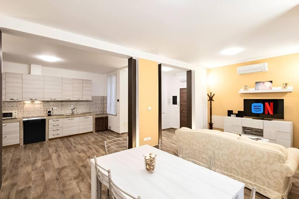 Divine Dante's Apartment *